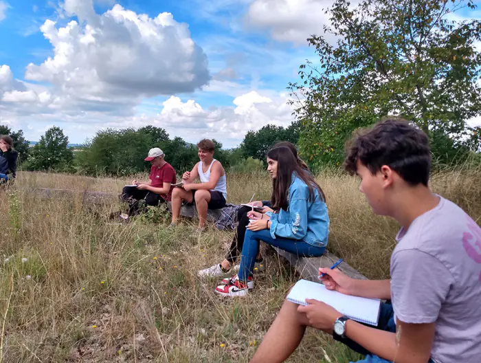 brandcom referenz schule montessori deutschland paedagogik draußen